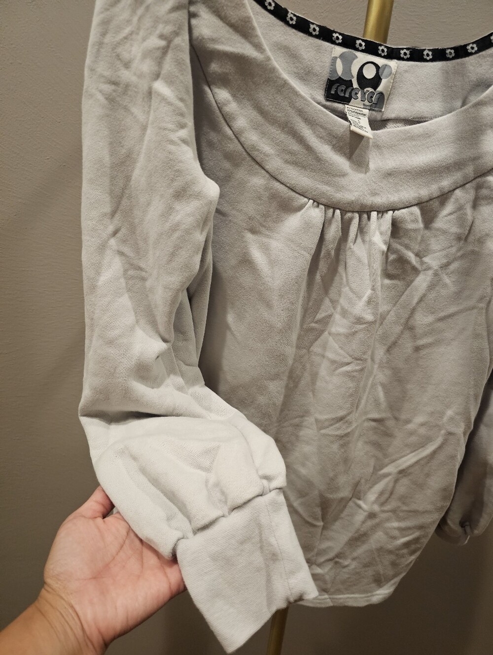 Vintage Scoop Neck/Off Shoulder Top - Picture 2 of 5